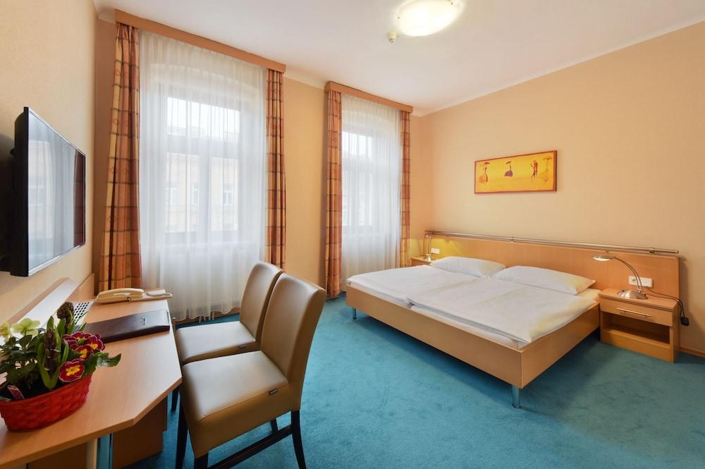Hotel Lucia Vienne